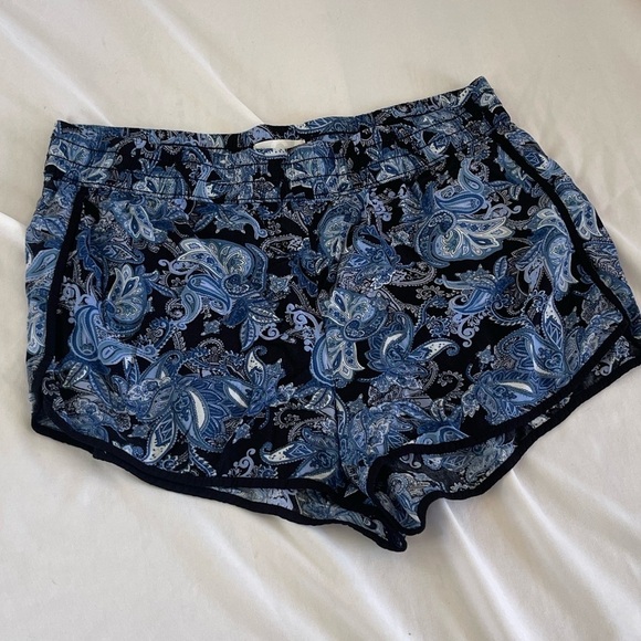 Garage Women’s Vintage Floral Print Shorts Blue/Black/White Stretchy Size L - Picture 2 of 10